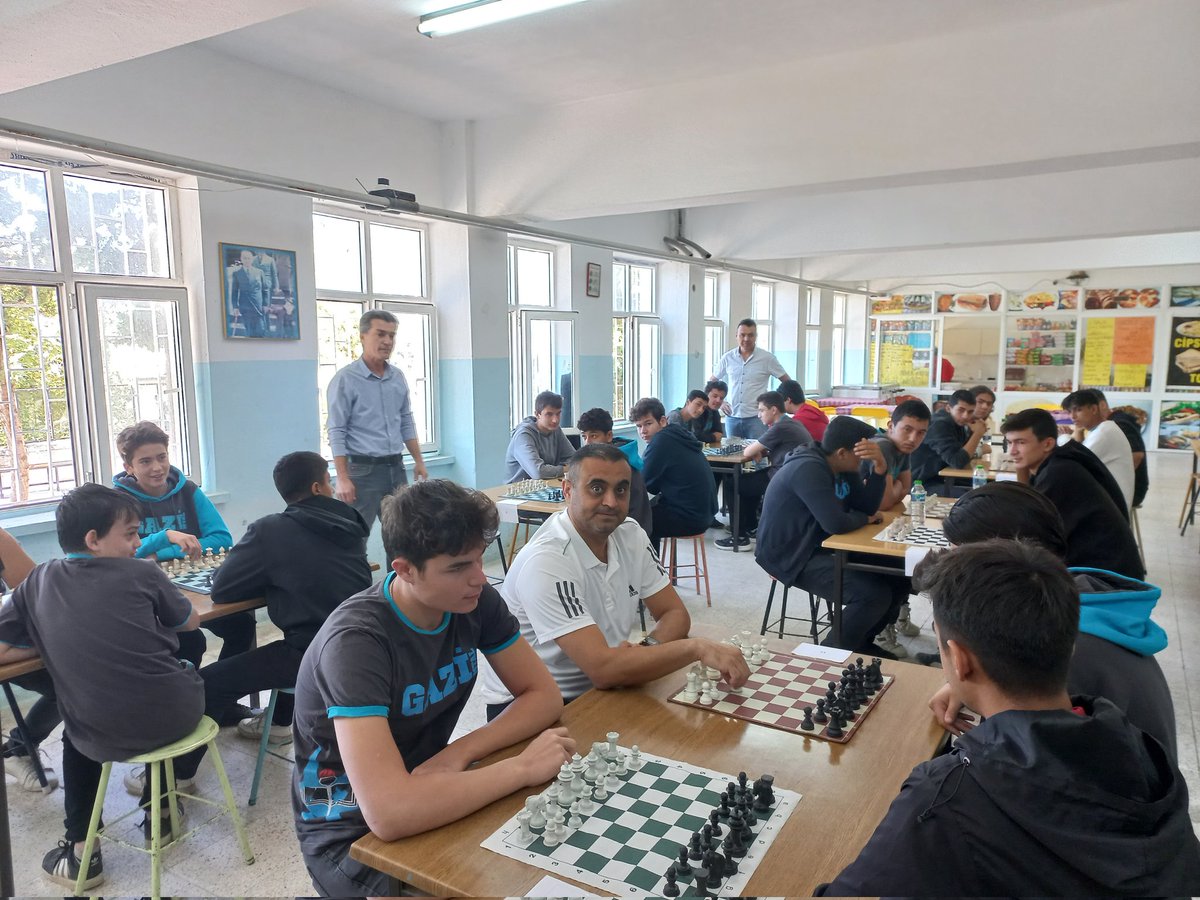 29 Ekim Cumhuriyet Bayramı etkinlikleri kapsamında öğrencilerimiz arasında satranç turnuvası düzenlendi.