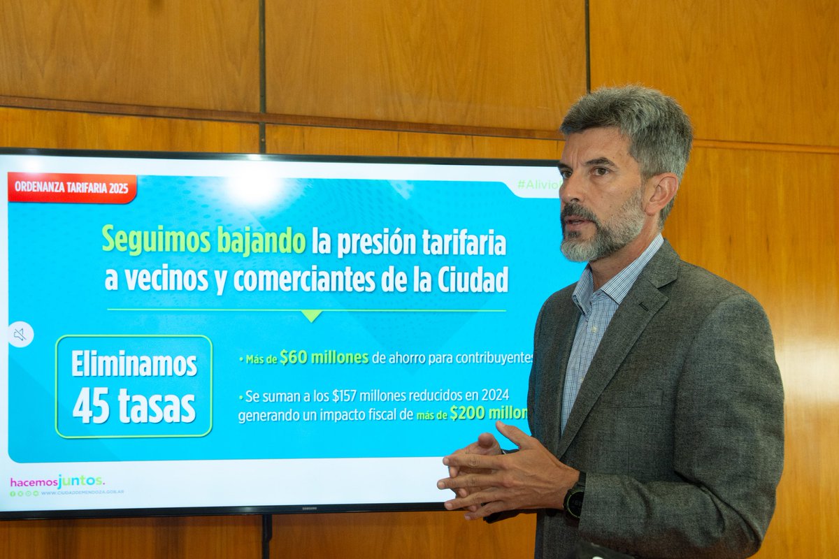 UlpianoSuarez's tweet photo. Seguimos eliminando tasas en la Ciudad.

Los recursos del municipio son de los vecinos y comerciantes que con su esfuerzo diario los generan. Administrarlos con responsabilidad es nuestra forma de gestionar, y por eso tenemos superávit operativo desde el 2008 en la Ciudad. 

Ahora seguimos eliminando tasas. Estas 45 que en 2025 ya no existirán, implican ahorro en dinero y en tiempo para quienes viven, invierten y trabajan en la Ciudad.

Esta decisión es una continuidad de la eliminación de tasas realizada en años anteriores. 

Habilitación comercial, obtención de certificado de libre deuda, inicio de expedientes y los descargos ante multas, son algunos de los 45 gravámenes que desde el año próximo ningún vecino ni comerciante volverá a pagar.

Estimamos que esta quita representa para los contribuyentes más de $60 millones de alivio fiscal, que sumados a medidas anteriores, acumula más de $217 millones de disminución de la presión tributaria en la Ciudad.

Estamos convencidos que el camino para transitar este complicado momento del país es la empatía. Hoy traducimos a una medida concreta ese sentimiento.

#HacemosJuntos