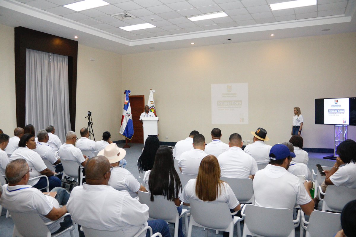 JesusColonAr's tweet photo. Este pasado fin de semana tuve el honor de participar en el Primer Foro Municipal de Santo Domingo Este en La Romana. Un espacio enriquecedor para dialogar y construir un mejor futuro para nuestro municipio. 

¡Santo Domingo Este se levanta! 

#ForoMunicipal #SDE #LaRomana https://t.co/NUHNuNUWSB