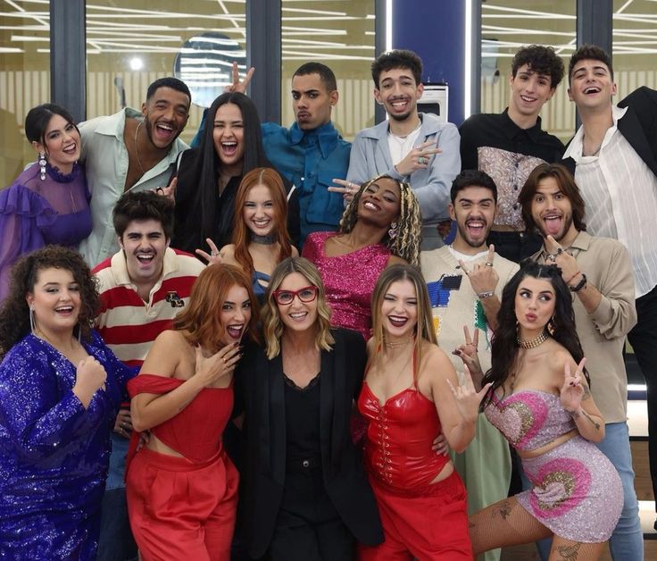 ¡BIENVENIDOS A LA PRIMERA SQUAD MASCULINA +18 DE 𝐎𝐏𝐄𝐑𝐀𝐂𝐈𝐎𝐍 𝐓𝐑𝐈𝐔𝐍𝐅𝐎!

¿Buscas pasarlo bien? ¿Buscas divertirte y calmar tu ansia sexual con ciertos chicos? Pues no dudes más y entra en esta squad.