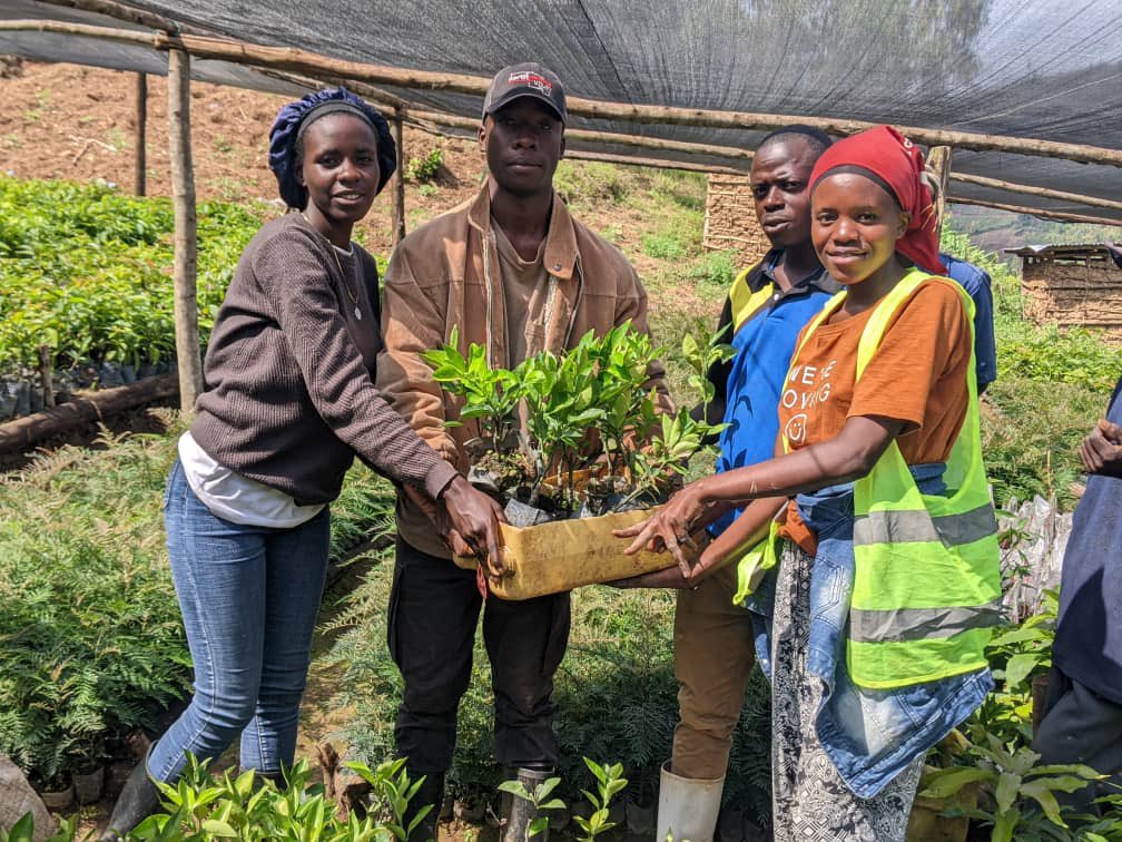 biocoor's tweet photo. Our tree planting initiative is ongoing in various villages of Gihombo Sector, @Nyamasheke , supported by #Terrafund forFR100. Together, we're promoting environmental sustainability and enhancing our community! @REMA_Rwanda @WorldResources @RwandaForestry https://t.co/HbRcIbzhsl