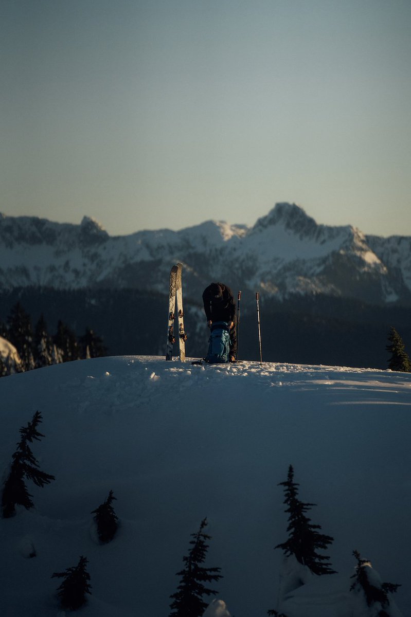 Tell us how you prepare for your adventures! 
•
•

#skiing #mountains #ski #skis #peaks #winter #adventuring #pow #powday #snow
