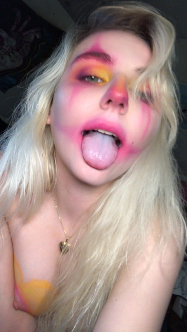 creampie the clown https://t.co/QWZLGxJXZO
