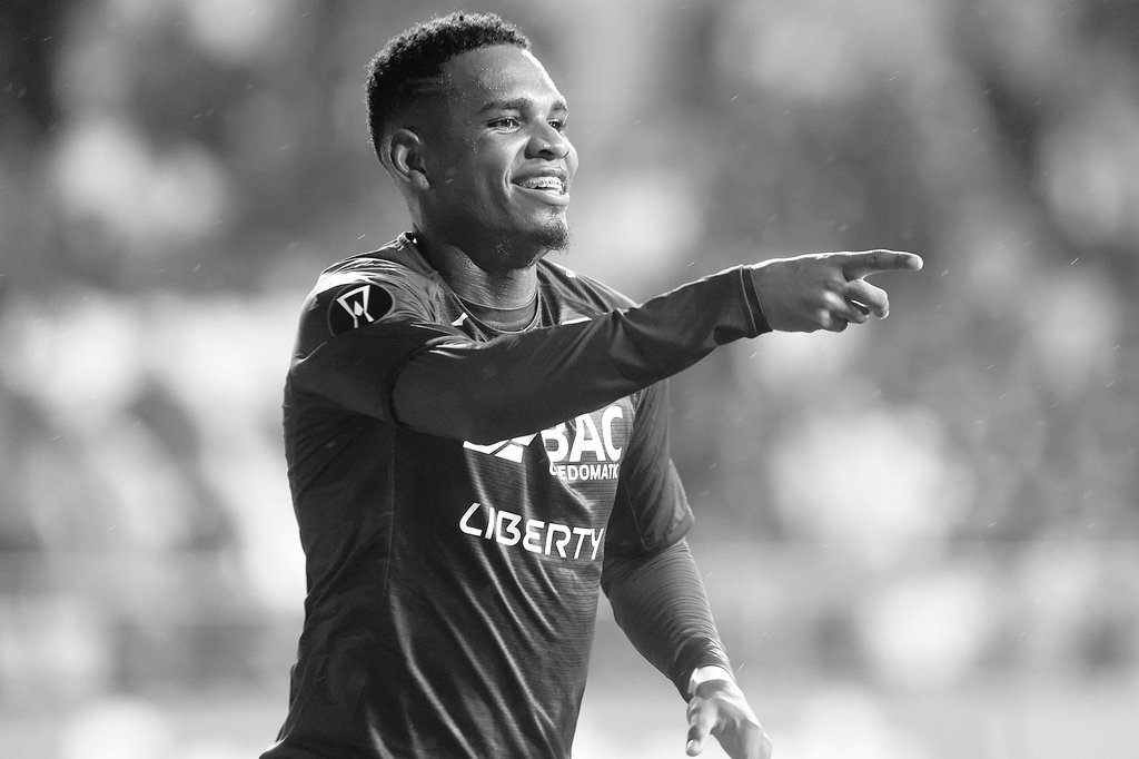 Informa Fabrizio Romano que Orlando Sinclair no viaja a la Gala del Balón de Oro. NO ganará el premio. ❌