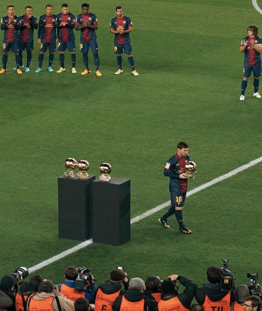 AlbicelesteTalk's tweet image. By the age of 25, Leo Messi had already won four consecutive Ballon d’Ors 🤯