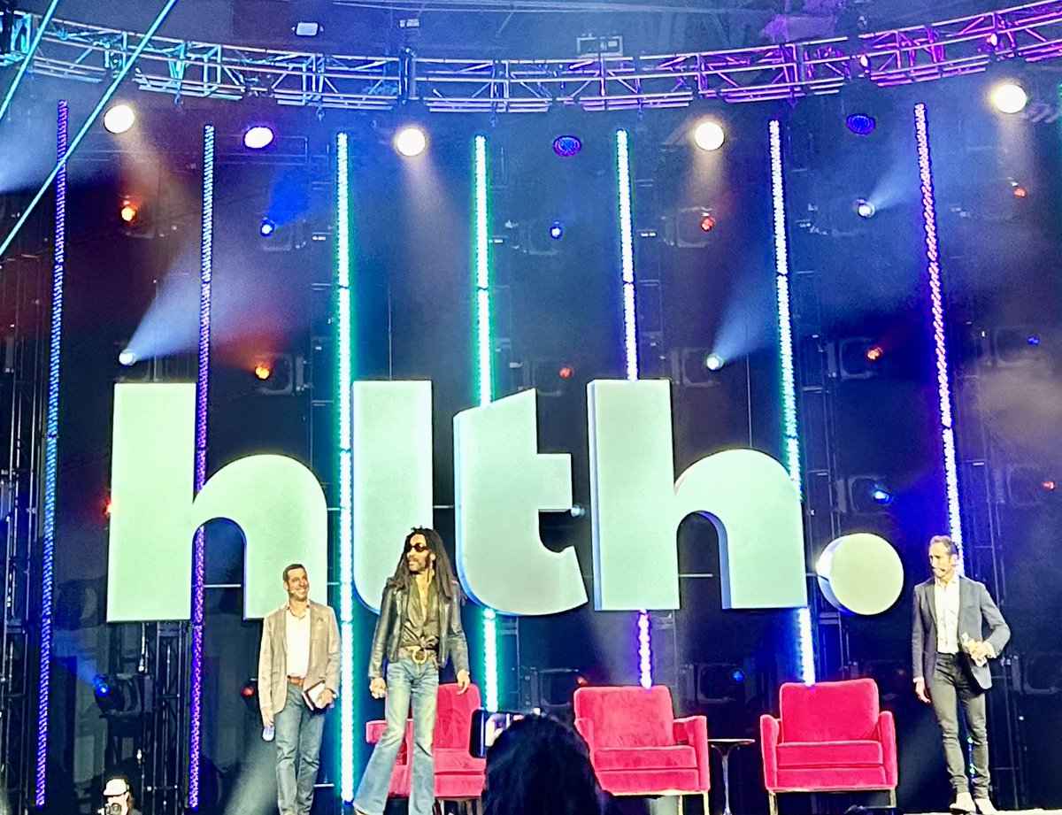 HeatherC_PR's tweet image. Reflecting on #HLTH2024, I’m humbled by the dedication to innovation in #healthcare &amp;amp; advancing access to care. 

Great seeing friends, colleagues, puppy breaks &amp;amp; much more…

We’re in this together and, borrowing a line, “looking out over a sea of magic.”
#HLTH #WomensHealth