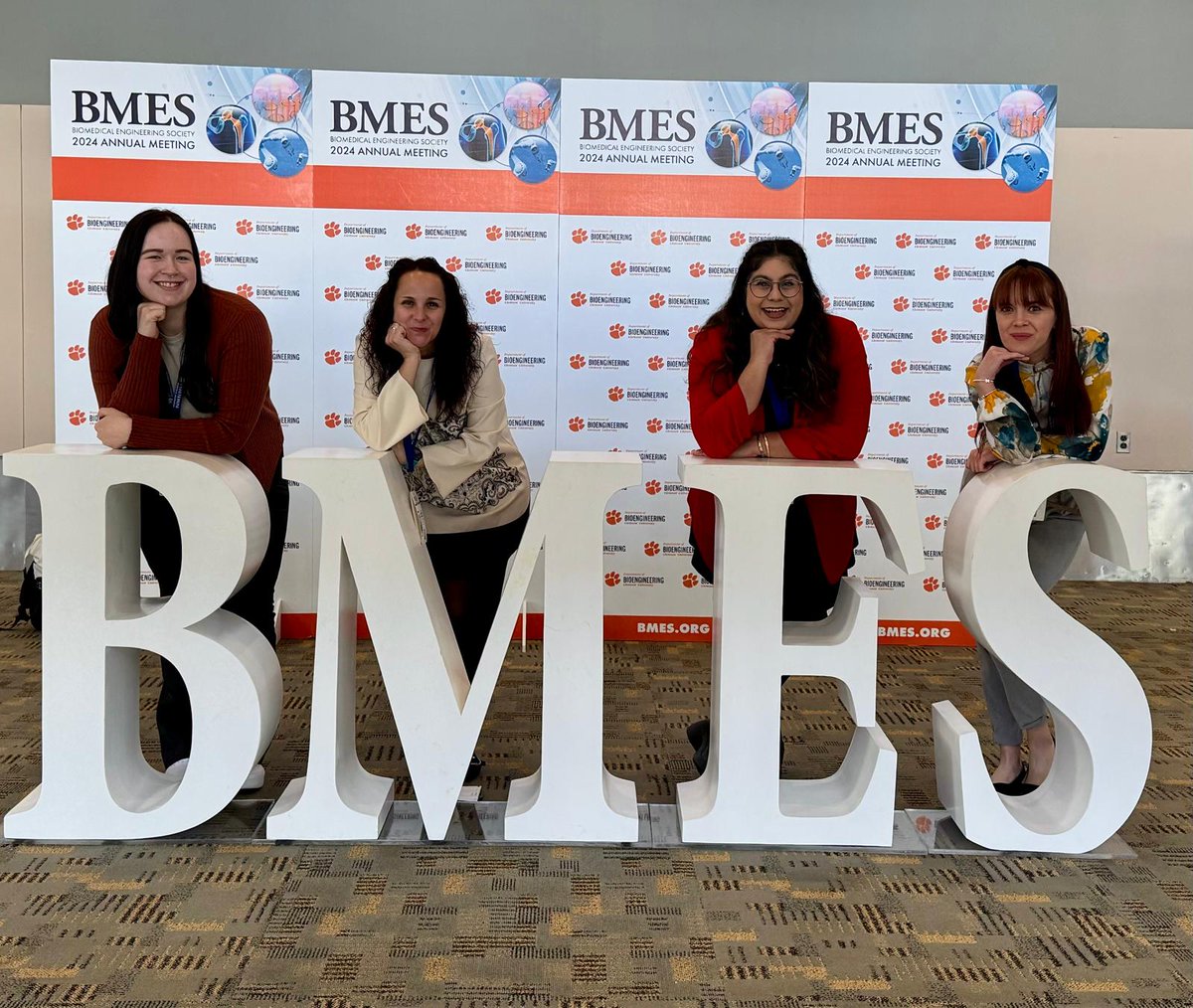 delapuente_lab's tweet photo. #BMES2024 is over and I want to highlight the amazing work done by @delapuente_lab members giving 7 killer oral talks, we also have fun visiting Baltimore, and connecting with old and new colleagues. Looking forward to #BMES2025 in SanDiego https://t.co/v5dWpYOAyt