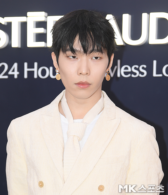 pannchoa's tweet photo. Knets are surprised to see that even AKMU's Lee Chanhyuk was mentioned in HYBE's report
https://t.co/Jww9IEKO42 https://t.co/8T3HqEQnDK