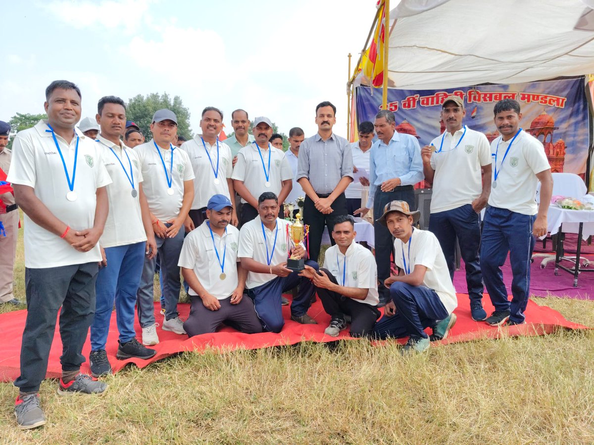 35bnmandla's tweet photo. सामुदायिक पुलिसिंग क्रिकेट प्रतियोगिता 25-28 अक्टूबर 2024 35th bn saf mandla https://t.co/N1zn0tA0XS