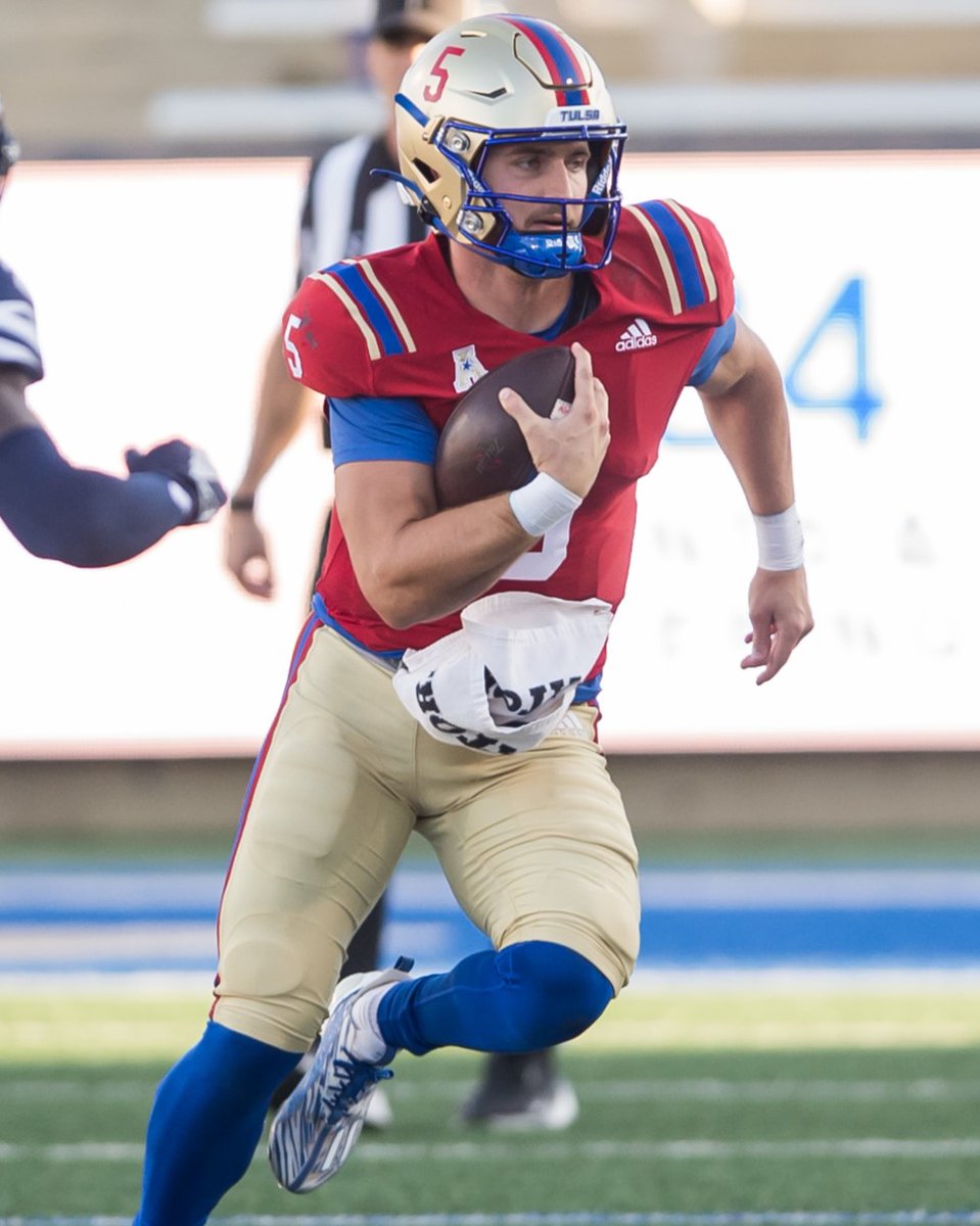 Cooper Legas, Tulsa (16-of-31, 379 total yards, 5 TDs, 0 INT, QBR: 45.3)

Legas, who came off the bench in the second quarter, connected on four TD passes in the final 20 minutes of action as the Golden Hurricane overcame a 42-17 deficit to shock UTSA, 46-45, in AAC action.