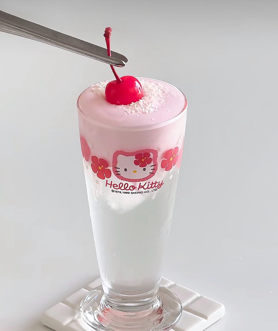 heartzjpg's tweet photo. cherry cream soda https://t.co/qJj8Z041qT