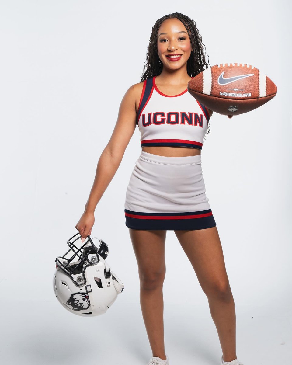 Say hello to former Hatter Cheerleaders Eriana Rivera and Sophia Araujo now representing UCONN Huskies Cheer!
<a href="/DHS_cheer/">Danbury Cheer</a> <a href="/fciac/">FCIAC</a> @GameTimeCT