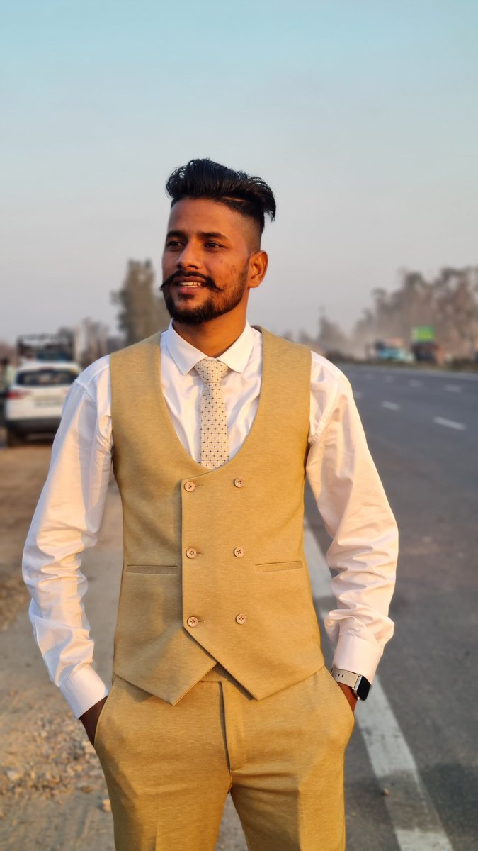 Amreshrajput02's tweet photo. Chill🫰 https://t.co/vZ59w00nn0