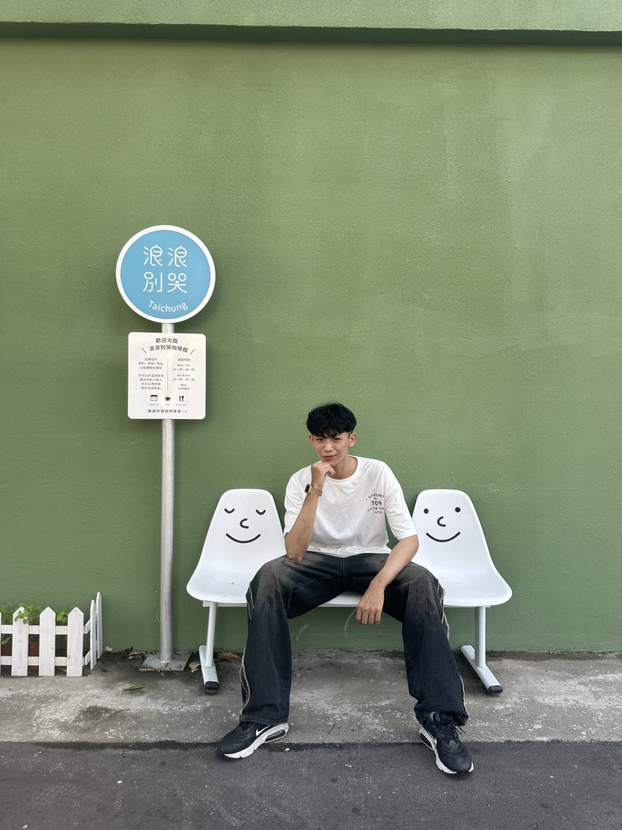 要來領養這隻流浪狗嗎？

他單身🐶⋯⋯

instagram.com/87_03_05/
