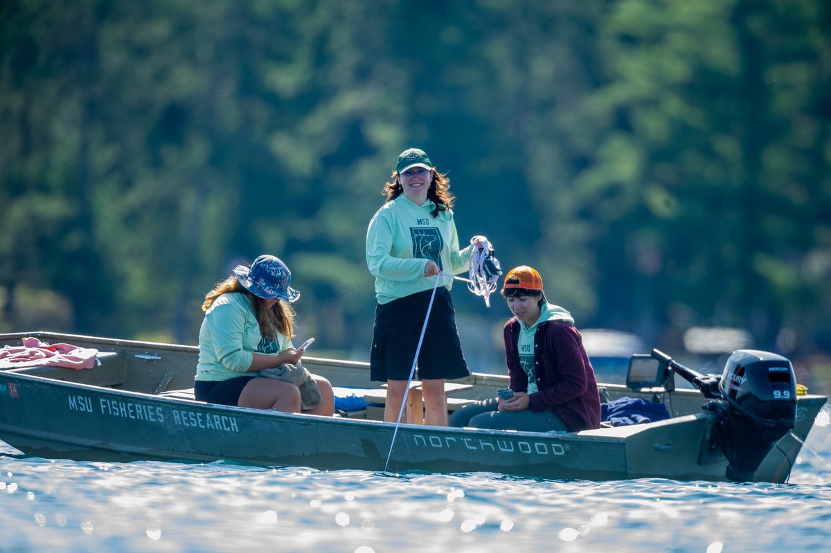 Aquatic plants are vital to lakes and fish but are undervalued, poorly understood, and often mismanaged. MSU researchers including Jeremy Hartsock, Dan Hayes, and @JoLatimore are working with partners to understand the plant communities of Michigan lakes. canr.msu.edu/news/msu-scien…
