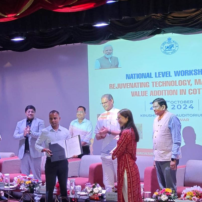 World Food Programme in India (@unwfp_india) on Twitter photo Honoured to partner with <a href="/krushibibhag/">କୃଷି ବିଭାଗ, ଓଡ଼ିଶା</a> to strengthen #climateresilience ⛈️of women farmers 👩🌾through the RIISE project, empowering them and enhancing nutritional🍚 security! #EmpowerWomen #RIISE #Odisha
<a href="/WFP/">World Food Programme</a> <a href="/CMO_Odisha/">CMO Odisha</a> Honoured to partner with <a href="/krushibibhag/">କୃଷି ବିଭାଗ, ଓଡ଼ିଶା</a> to strengthen #climateresilience ⛈️of women farmers 👩🌾through the RIISE project, empowering them and enhancing nutritional🍚 security! #EmpowerWomen #RIISE #Odisha
<a href="/WFP/">World Food Programme</a> <a href="/CMO_Odisha/">CMO Odisha</a>
