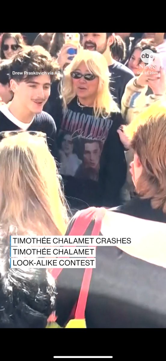 ya i touched timothée chalamet i'm so so sorry it was just instinctual!! damn nyc really is THAT GIRL!!! :')