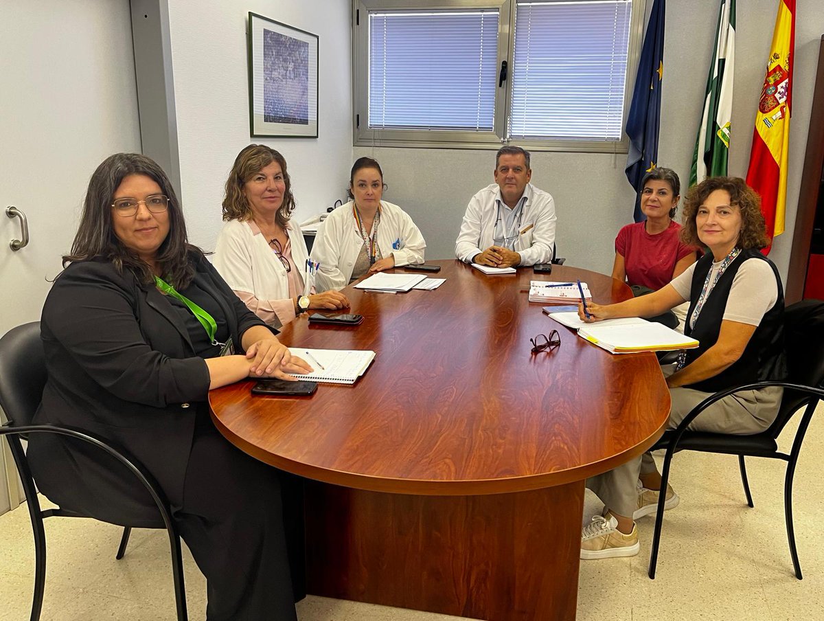 Reunión de trabajo y coordinación de la dirección del #HUnivPoniente con los representantes de UGT
#SomosPoniente
<a href="/saludand/">Consejería de Salud y Consumo</a> <a href="/AlmeriaJunta/">AlmeríaJunta</a> <a href="/peacro/">PEDRO ACOSTA</a> <a href="/CheloArtero/">Chelo Artero</a> <a href="/juanbelmena/">Juan de la Cruz Belmonte Mena</a> <a href="/ugtalmeria/">UGT Almería</a>