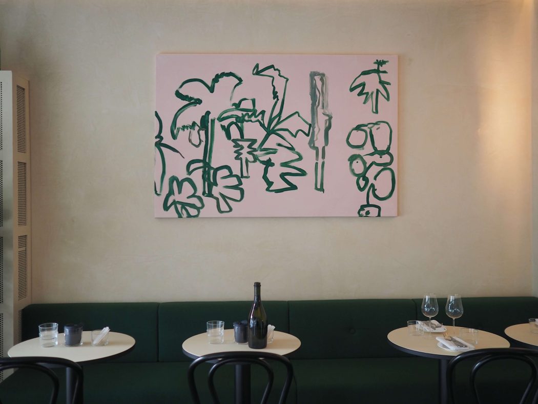 Neues Szenen-Bistro beim Stauffacher. Japanische Snacks, darauf abgestimmte Cocktails und eine Spur Bar Lupo DNA  ⏩ bit.ly/4hjDFcG