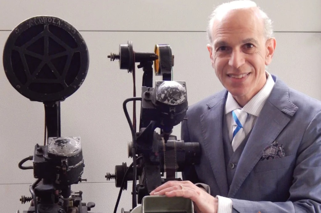 Congrats to Thomas Ohanian ’88 on his fifth Emmy Award for his groundbreaking Avid Multicamera System! 🎉📽️ His innovation reshapes media and entertainment! Read more about his journey here: emmys.com/news/awards-ne…

#RICProud #EmmyAwards #MediaInnovation