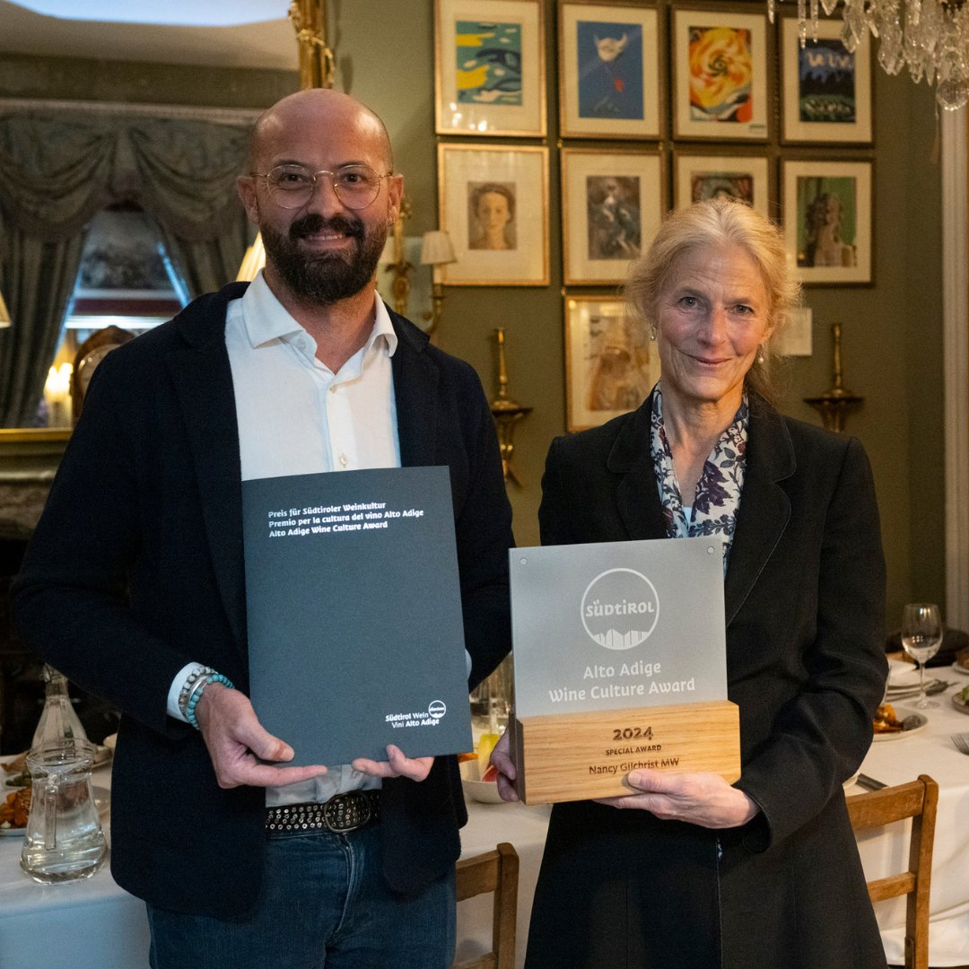 Congratulations to @NancyGilchrist! 🍷 The British Master of Wine has been awarded the Special Award for Alto Adige Wine Culture for her exceptional role in bringing the legacy of Alto Adige wines to the UK. 
Cheers to Nancy for her passion and dedication! 🥂 
#WineCulture