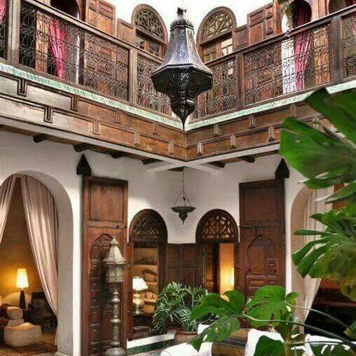 ChicHomeSpaces's tweet photo. 🏡✨ Step into a world of elegance! This stunning courtyard design showcases intricate woodwork and beautiful lighting, creating a serene oasis at home.
What elements make your space feel special? 🌿💖 #HomeDecor #CourtyardDesign #InteriorInspo https://t.co/NhZ8lIZll5