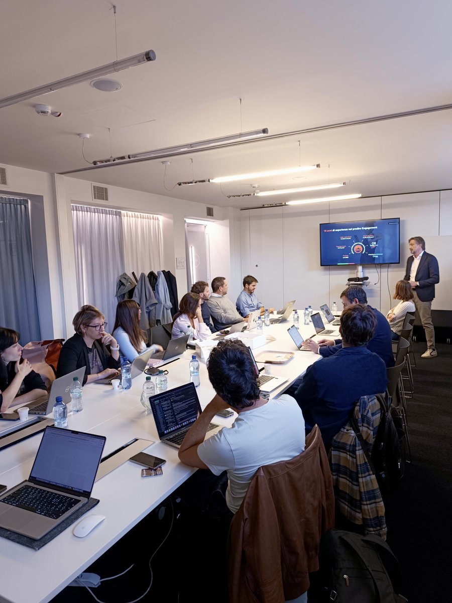 OutbrainIT tweet media