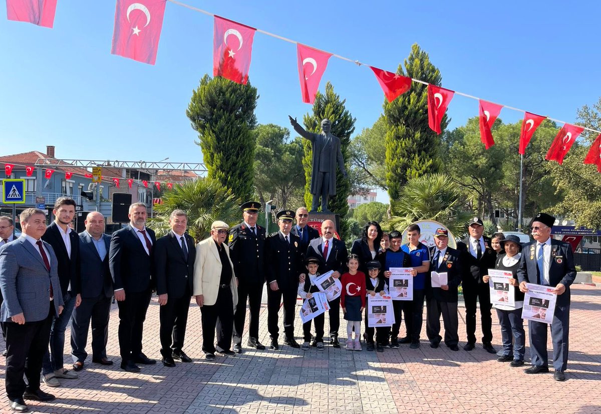 29 Ekim Cumhuriyet Bayramı kutlamaları kapsamında; 28 Ekim Pazartesi günü saat 13.00'te Hükümet Konağı önündeki Atatürk Anıtına çelenk sunumu gerçekleştirildi.