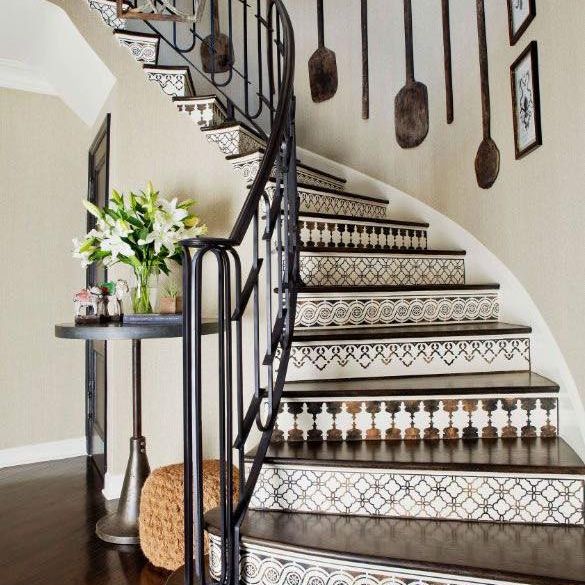 ChicHomeSpaces's tweet photo. 🌟✨ Elevate your entryway with this stunning spiral staircase! The intricate details and stylish decor create a warm and inviting atmosphere.
What design elements do you love to incorporate in your home? 🏡💖 #HomeDecor #StaircaseDesign #InteriorInspo https://t.co/1lDLYGPads