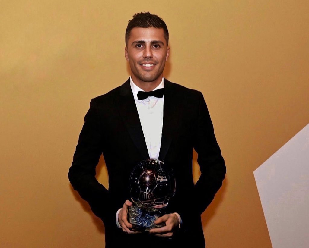 _9iiir's tweet photo. يا مستجيب للدَّاعي جب دعوتي بإسـراع😔.. 
 #BallonDor https://t.co/9409Nsoubf