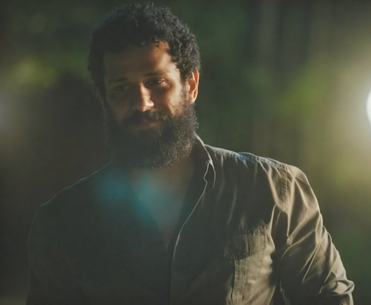 hoje faz 2 anos que o amaury recebeu o convite pra fazer o ramiro. o personagem que o salvou, e mudou sua vida. e eu serei eternamente grato ao amaury por não ter desistido dele. 🤎