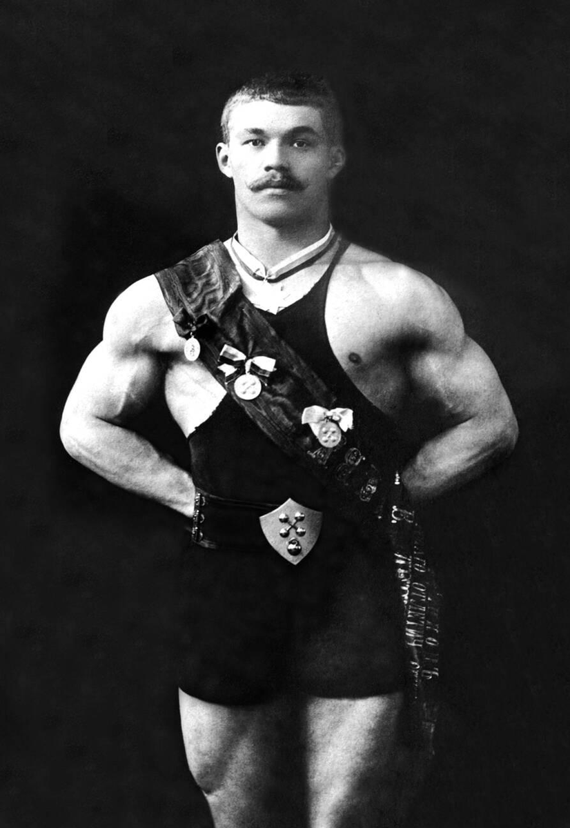 NattyLifeYT's tweet photo. A Russian Bodybuilder, C. 1913 https://t.co/42JwUNLObE