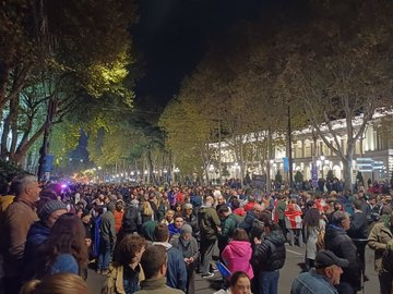 EU_Made_Simple's tweet photo. Thousands of people protesting on the streets of #Georgia to protest the elections that took place on Saturday that the pro-Russian government won! https://t.co/bN8siuska9