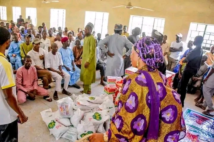 Dr <a href="/Hrhqueenshabby/">Halimat Adenike Ashabi</a> dedicated to provide for PWDs in Nigeria.

Dr Halimat a rare kindhearted mother I ever seen in Nigeria, distributing food items to PWDs in Maiduguri..