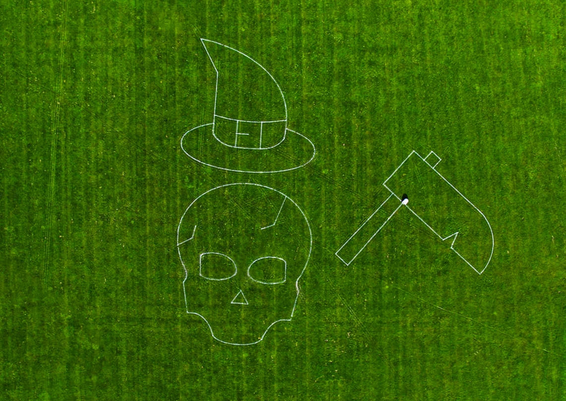 TMRobots_US's tweet image. Trick or treat, our lines are neat! 🎃👻 TinyMobileRobots brings hauntingly good designs to life. Whether it&apos;s game day or Halloween fun, we’ve got the perfect lines for the occasion! 

#HalloweenSpirit #FieldTech #TinyHalloween #SpookyScary