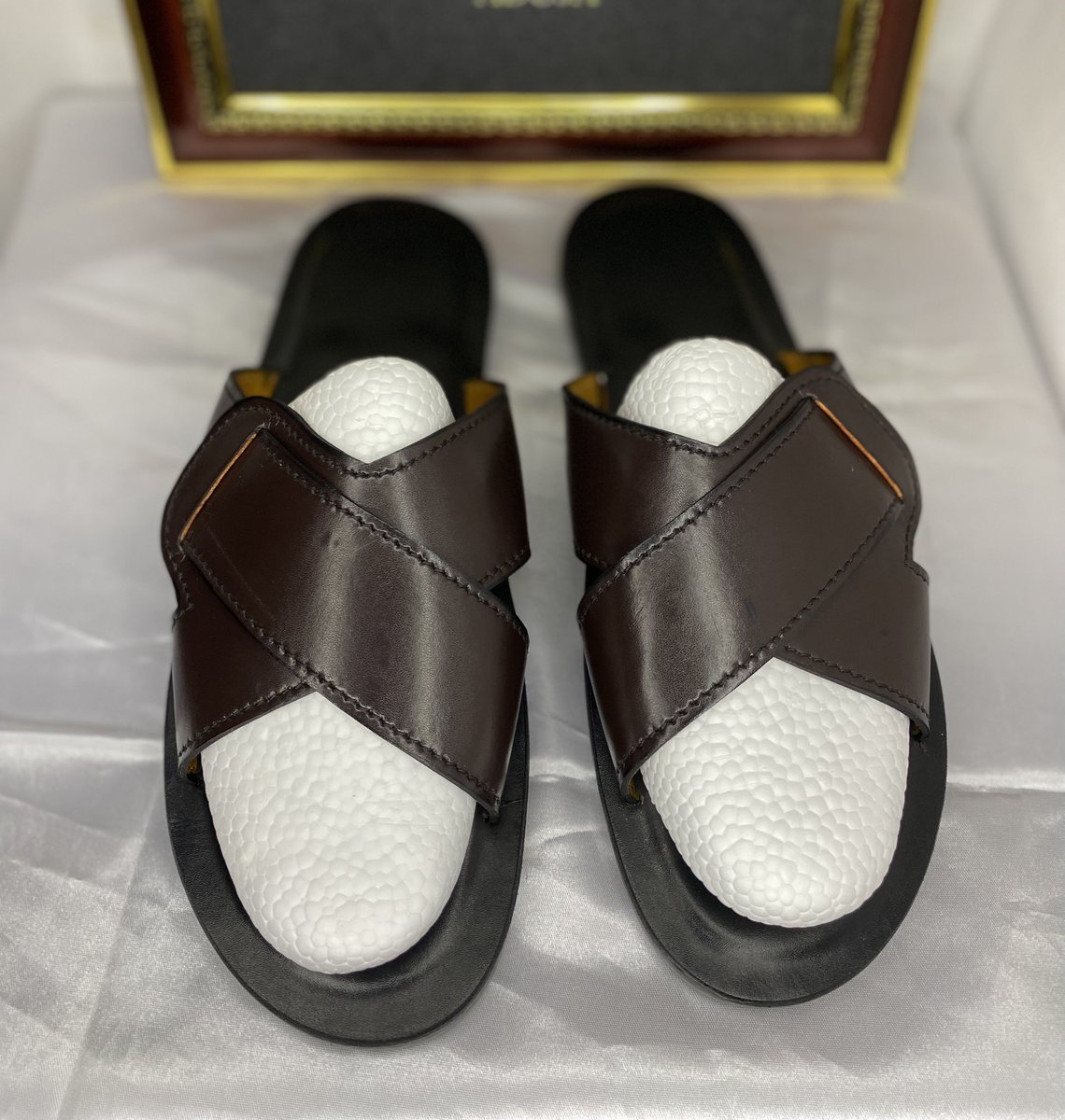 jimoh59076's tweet photo. MALE FOOTWEAR.
1,5,0,0,0.
Available size: 44
Call or Whatsapp 07066078179
Location: Abuja.
Size 46/47 attracts an extra fee.
#hussyfootwear #abujafootwearplug #handmadeshoe #HussainaTheShoeSeller #handmadeshoes #abujabusinessowners #menfootwear https://t.co/fiFw3hGBMe