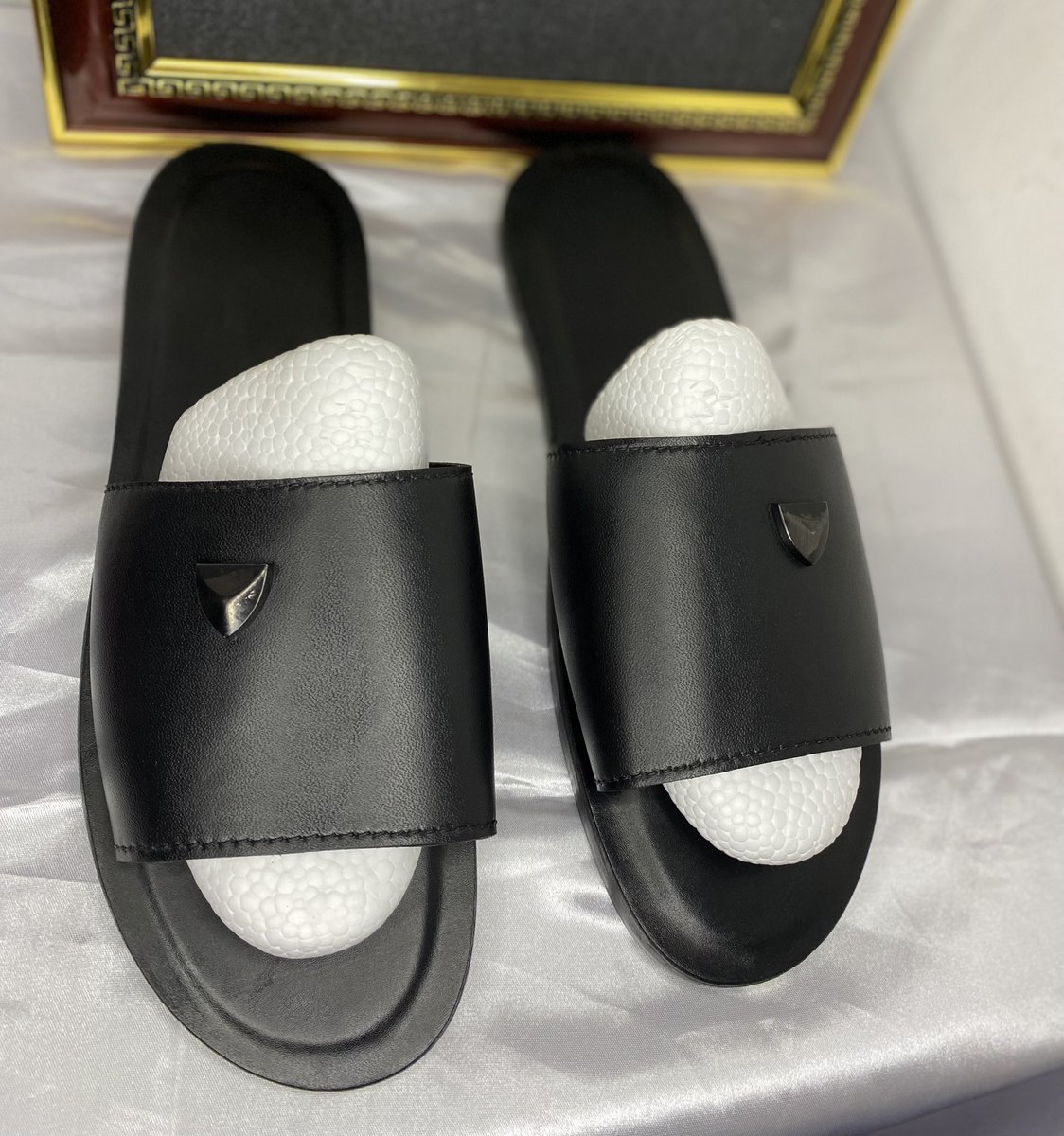 jimoh59076's tweet photo. MALE FOOTWEAR.
1,5,0,0,0.
Available size: 44
Call or Whatsapp 07066078179
Location: Abuja.
Size 46/47 attracts an extra fee.
#hussyfootwear #abujafootwearplug #handmadeshoe #HussainaTheShoeSeller #handmadeshoes #abujabusinessowners #menfootwear https://t.co/fiFw3hGBMe