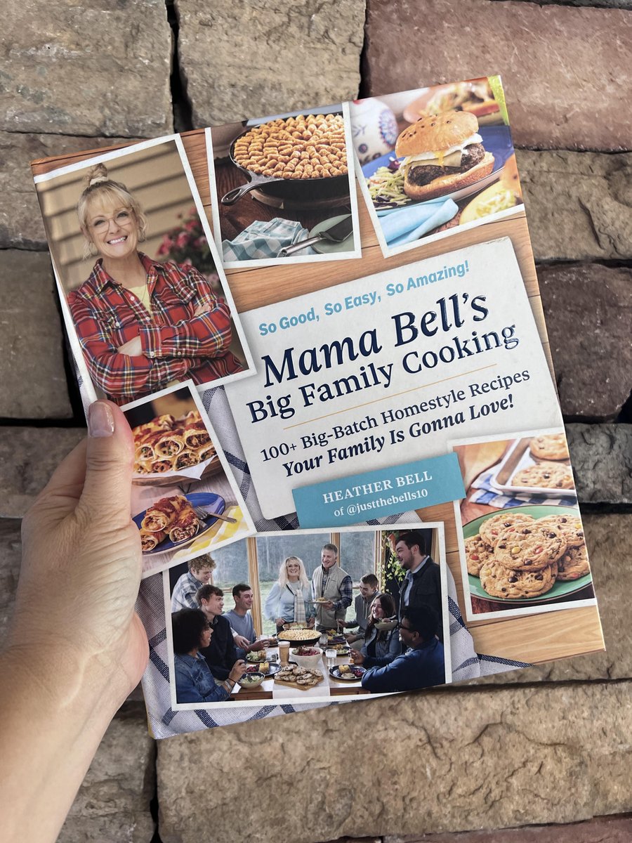 RealMomOfSFV's tweet image. Mama Bell's Big Family Cooking written by @JusttheBells10 has over 100+ recipes to choose from. Check out my #CookbookReview here --&amp;gt; bit.ly/40hgmtW AND get Heather Bell's recipe for Cast Iron Chocolate Chip–Stuffed Brownies! #cookbook #justthebells10 #mediareview
