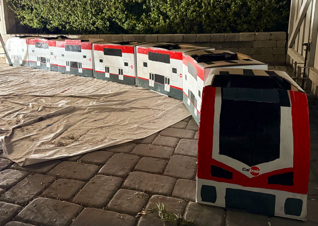 Caltrain tweet media