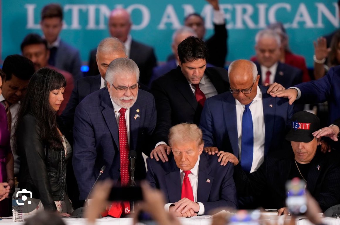 Mari4Trump2024's tweet image. Same…Kamala at her rally bringing up on stage all the ABORTION DEATH doctors had all my Boriqua friends yelling at the screen! One gal pal said “Kamala’s godless”…Jesus is NOT welcome at her rallies..but Jesus is welcomed at MY house! All are #VotingTrump! #JesusIsKing 👑