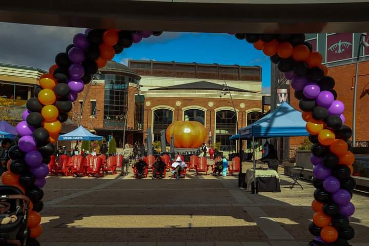 bramptonbits's tweet image. Downtown Brampton Spooktacular @bramptondtbia   last Saturday. At @gsqbrampton in the @CityBrampton #spooktacular