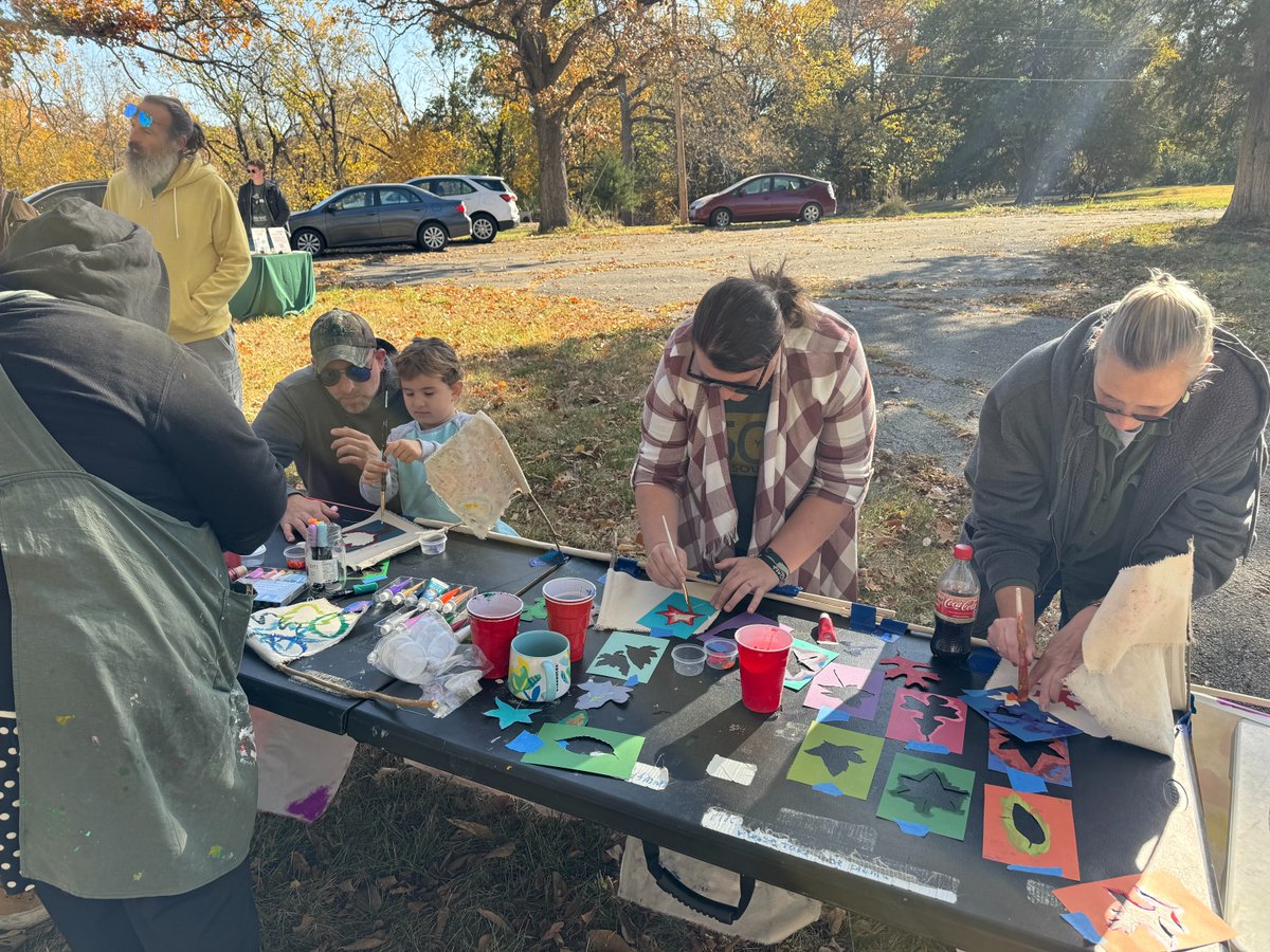 HCA_KC's tweet photo. Thanks to all who helped plant 200+ native species at the Heartland Overlook Preserve this past Saturday! 🌳💚 Special thanks to Native Lands Restoration Collaborative for leading and Julie Farstad for the creative forest flags art activity. Funding provided by MDNR 319 grant. https://t.co/hyaFzwugot