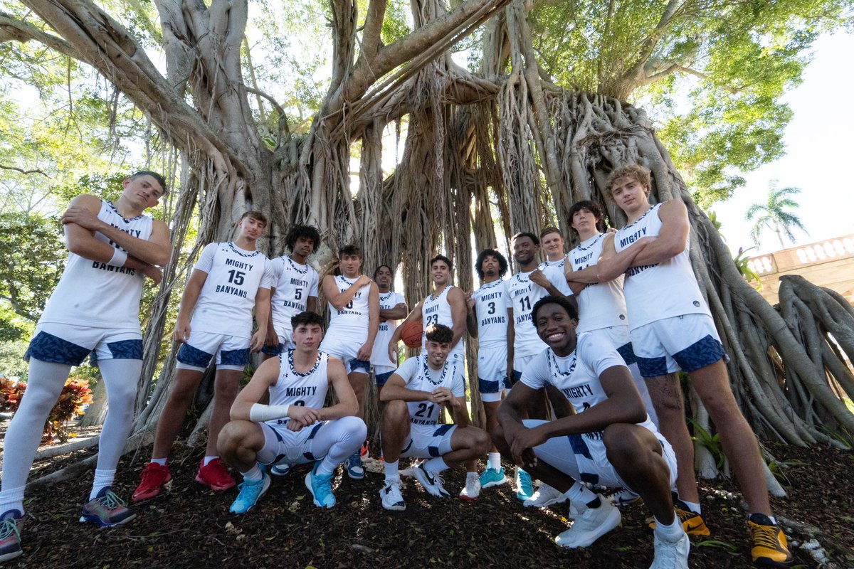 Gameday is TOMORROW!!

#HoopsInParadise 🌴