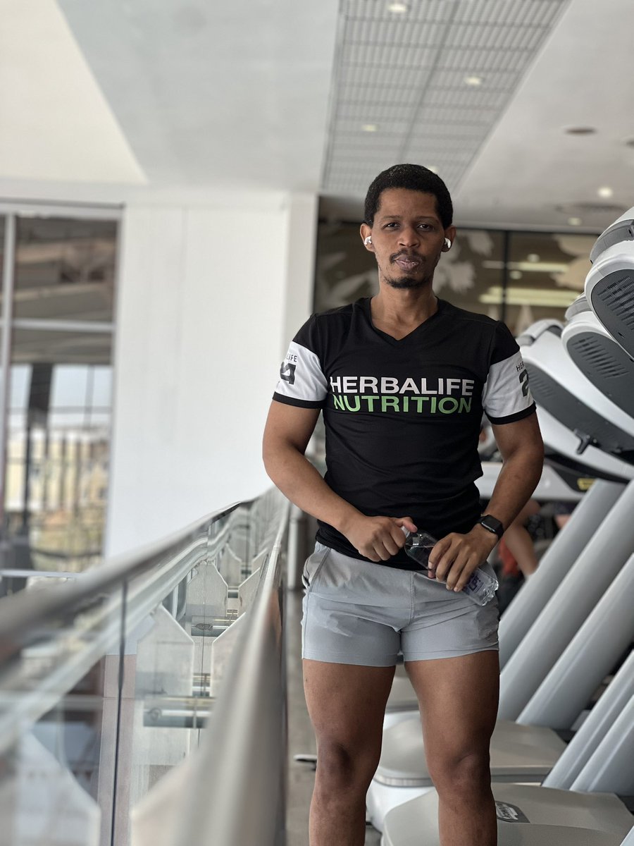 BaldwinDimeku's tweet photo. Day 1/4 : Upper Body Strength 

#InclineBenchPress 4sets: 6rep 65kg
#OverheadPress 4sets: 6rep 45kg
#DumbbellBenchPress 4sets: 6rep 64kg
#OneArmDumbbellRow 4sets: 6rep 38kg
#TricepsDips 4sets: 8 rep
#PullUp 4sets: 8 rep

#StrengthTraining 1 hr, 28 min

Tracked on @SetgraphApp https://t.co/EI6MdOHh9n