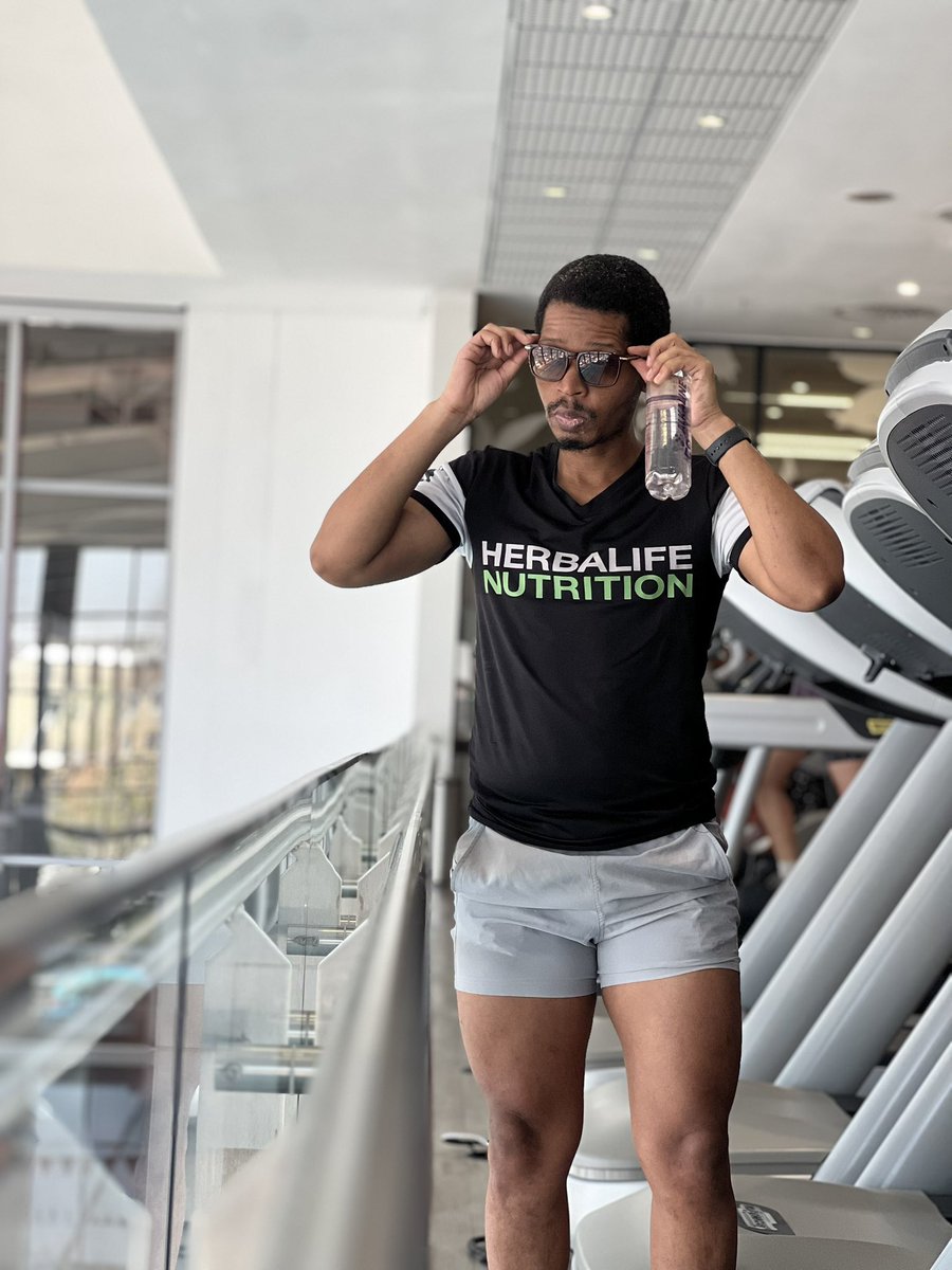 BaldwinDimeku's tweet photo. Day 1/4 : Upper Body Strength 

#InclineBenchPress 4sets: 6rep 65kg
#OverheadPress 4sets: 6rep 45kg
#DumbbellBenchPress 4sets: 6rep 64kg
#OneArmDumbbellRow 4sets: 6rep 38kg
#TricepsDips 4sets: 8 rep
#PullUp 4sets: 8 rep

#StrengthTraining 1 hr, 28 min

Tracked on @SetgraphApp https://t.co/EI6MdOHh9n