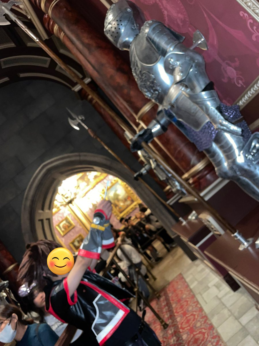 美女と野獣のお城✨🏰

初めてのＤハロwithソラ

お城の中間で案内してくれたの🥺

 #Ｄハロ  #Ｄハロ2024  #Ｄハロ仮装