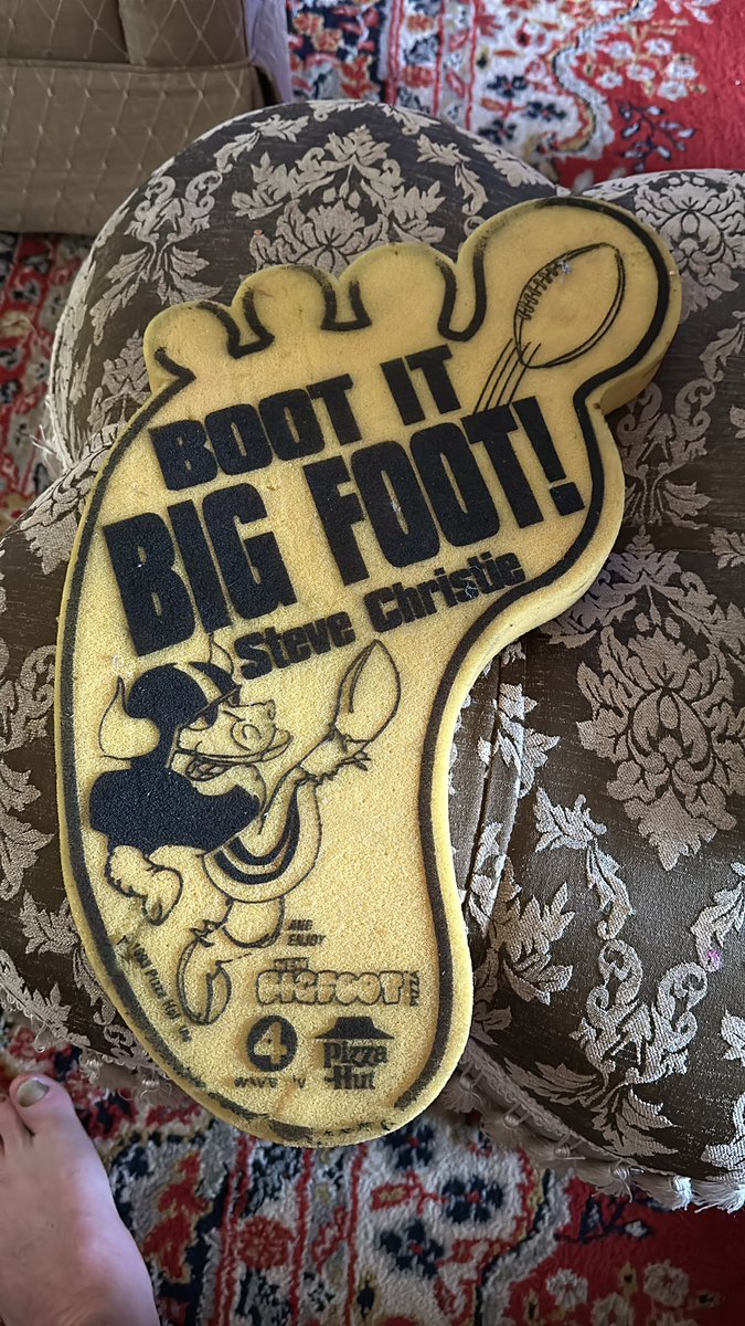 bigdadmcdo's tweet photo. Found my signed Steve Christie Bigfoot in a box I’ve had packed up for 20 years! #BillsMafia #gobills https://t.co/HRvmBpldWJ
