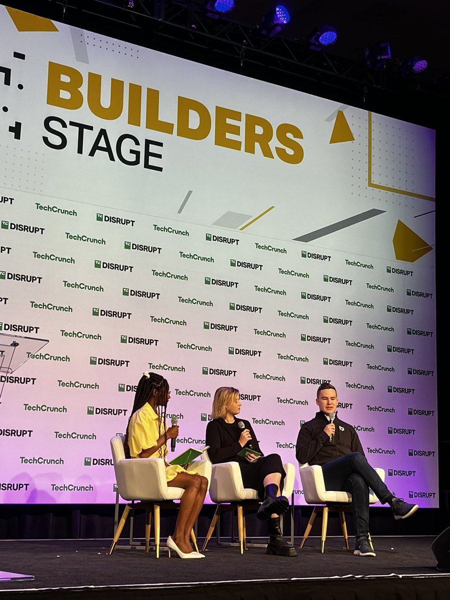 Day 1 of <a href="/TechCrunch/">TechCrunch</a> Disrupt! Stoked to see our friends at <a href="/found/">Found</a> kick off the show 💚#TechCrunchDisrupt2024