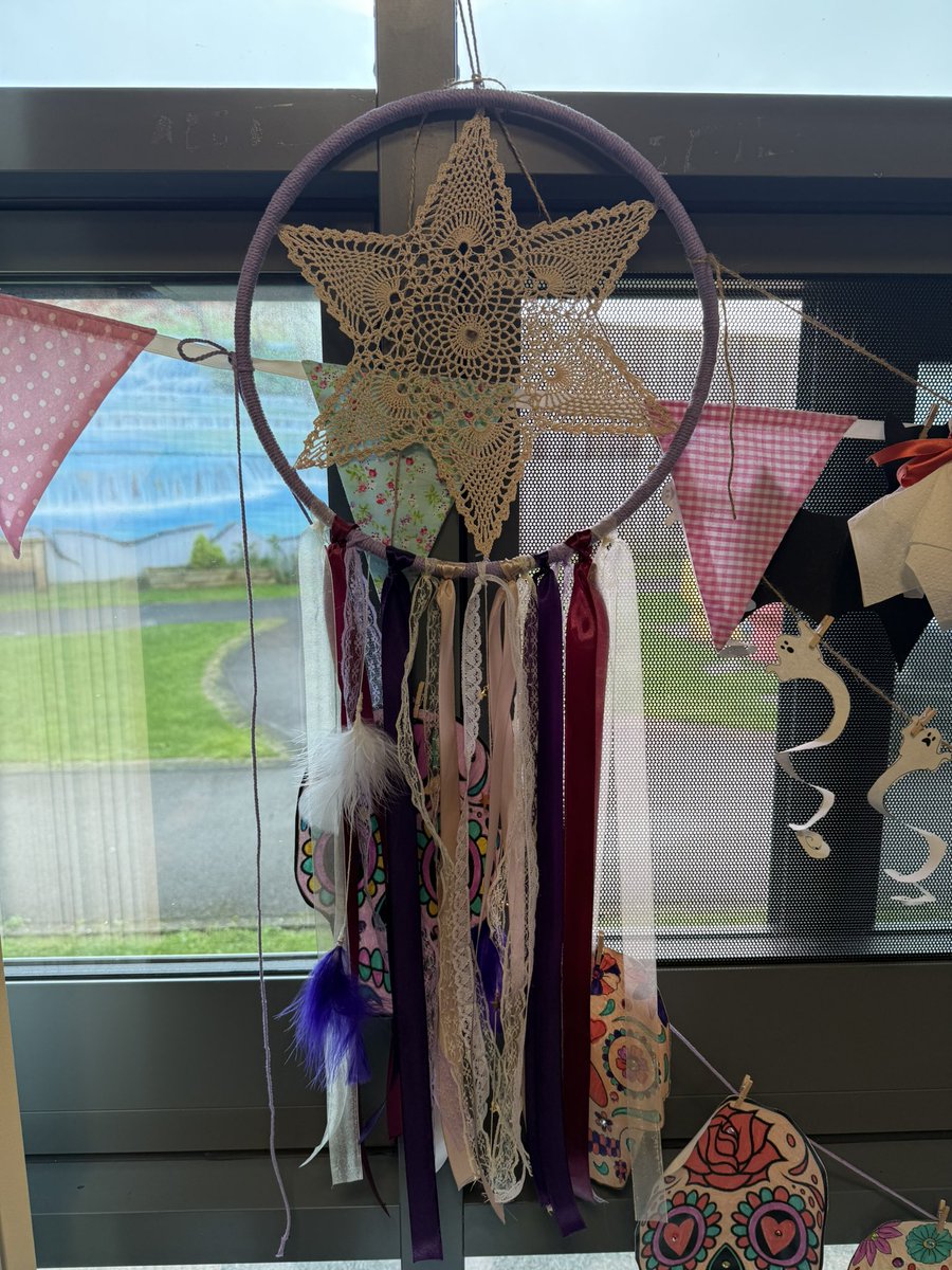 Emma Louise tweet media