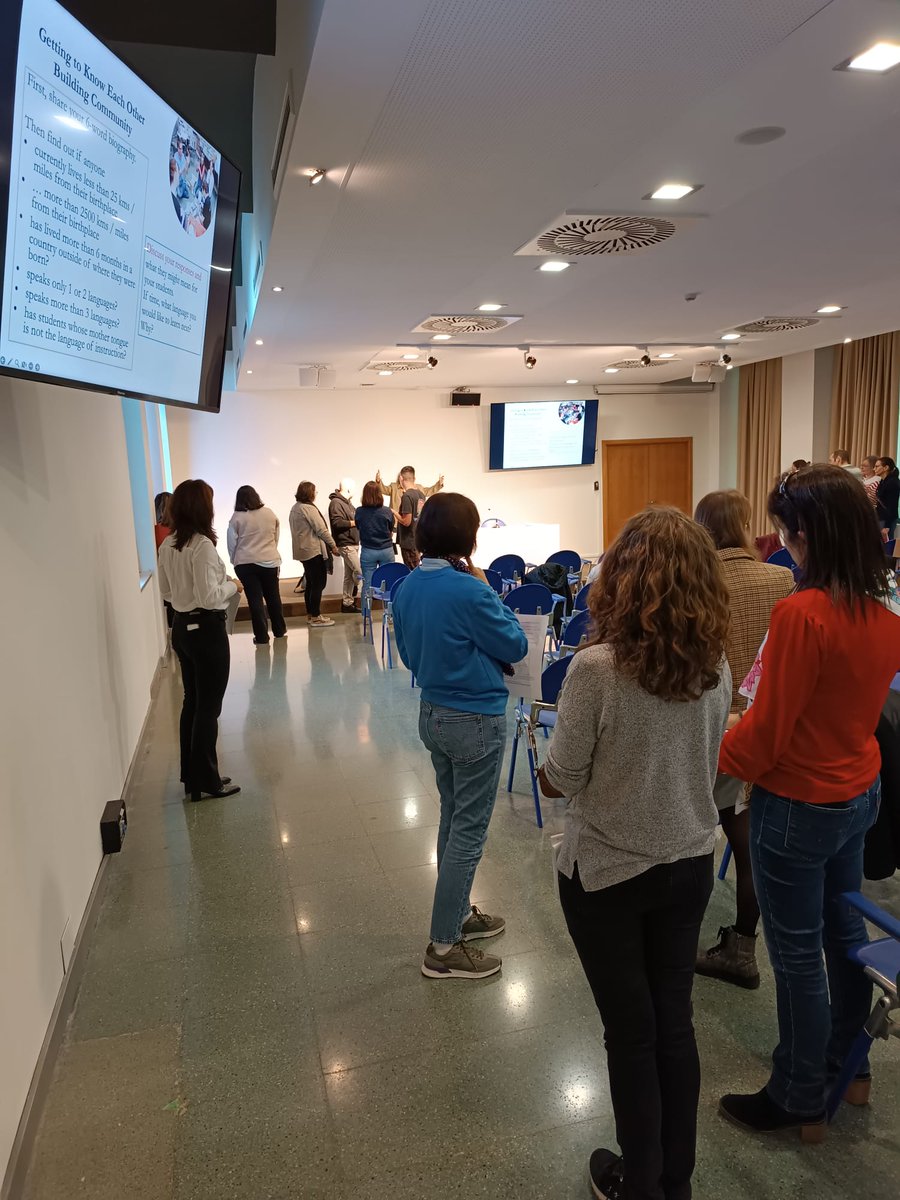 Comienza el curso para los coordinadores de los programas Hable, Hable+ y Hable- British Council con la Dra Diep Nguyen, directora CAL  y la Dra Nancy Commins de la Universad de Denver hablando de equidad en la enseñanza #plurilingue <a href="/CPROviedo/">CPR_Oviedo</a>  <a href="/cpravilesocci/">CPR Avilés Occidente</a> <a href="/cpravilesocci/">CPR Avilés Occidente</a>